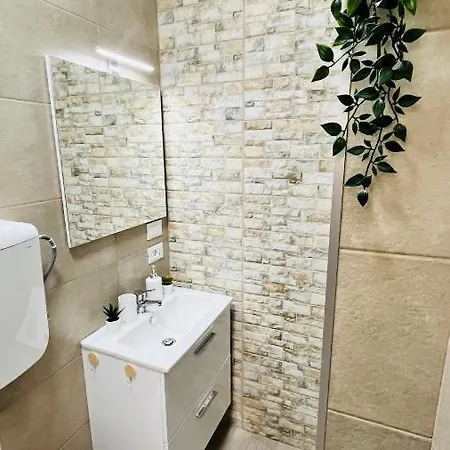 Apartment Deluxe *