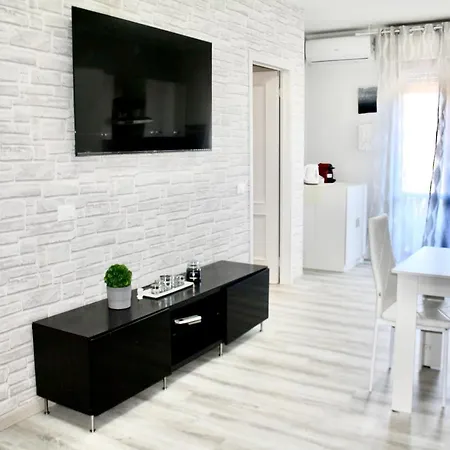 Deluxe Viareggio