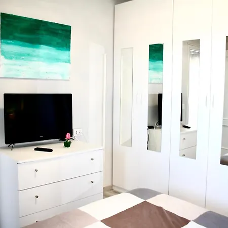 Deluxe Apartment *
